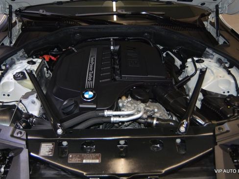 Used 2014 BMW 740i image 33