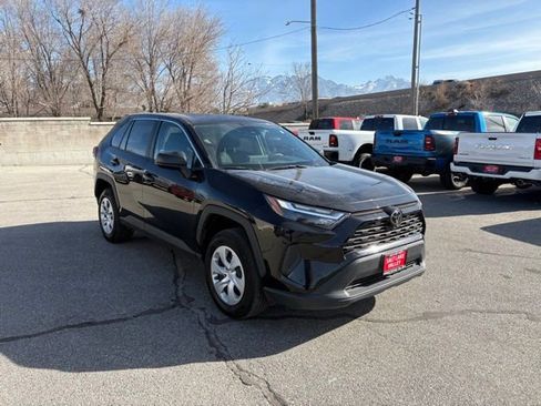 Used 2024 Toyota RAV4 LE image 7