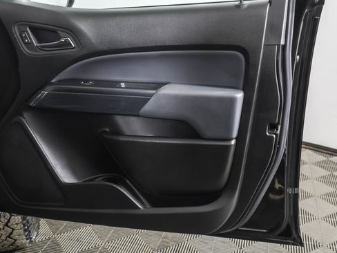 Used 2022 Chevrolet Colorado Z71 w/ Z71 Midnight Edition image 48