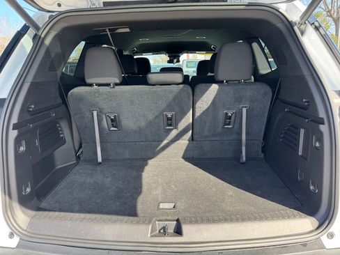 Used 2025 GMC Acadia Elevation AWD/4WD image 10