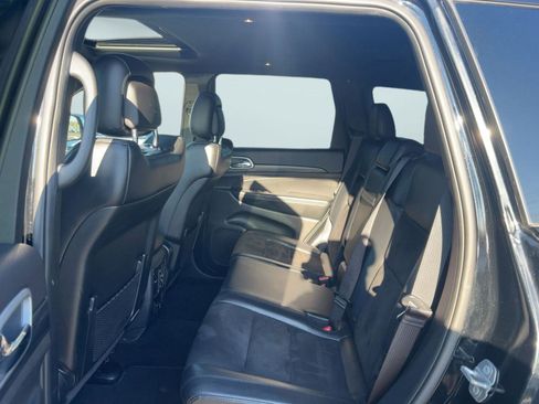 Used 2019 Jeep Grand Cherokee Altitude image 14