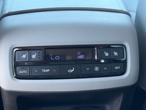 Used 2025 Hyundai Palisade SEL FWD image 16
