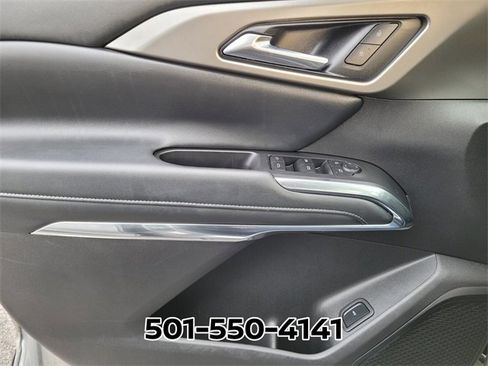 Used 2025 Chevrolet Traverse LT image 33