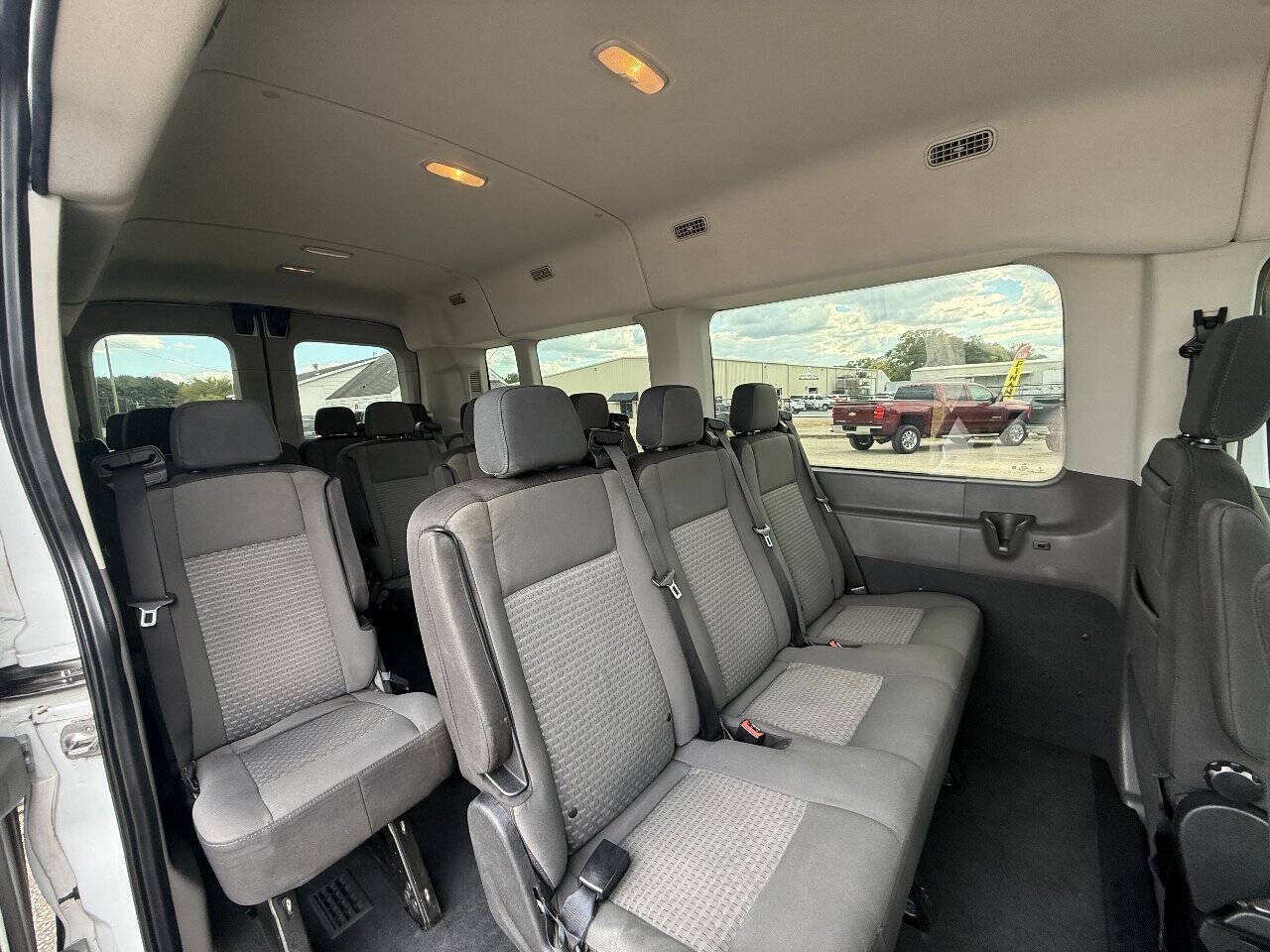 Used 2020 Ford Transit 350 XLT RWD image 3