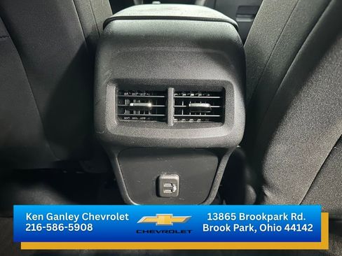 Used 2020 Chevrolet Equinox LT w/ Driver Convenience Package image 22