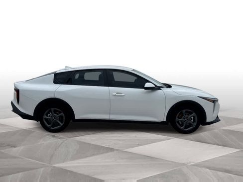 Used 2025 Kia K4 FWD image 9