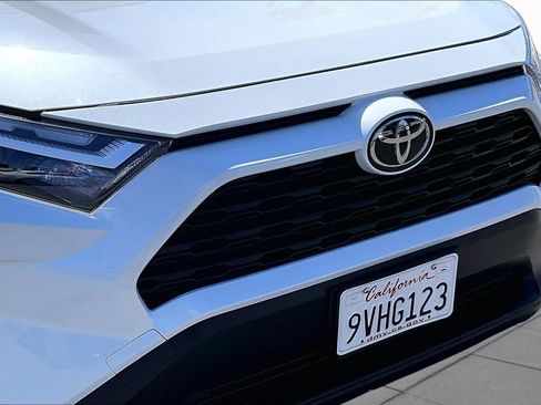 Used 2025 Toyota RAV4 XLE Premium FWD image 28