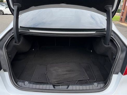 Used 2016 Jaguar XF S RWD image 9