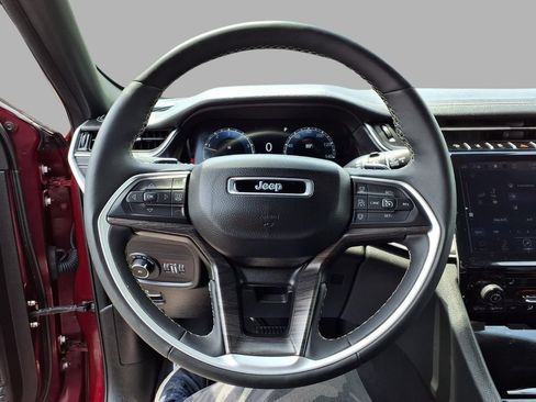 Used 2024 Jeep Grand Cherokee Limited AWD/4WD image 15