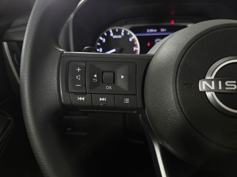 Used 2024 Nissan Rogue SV AWD/4WD image 14