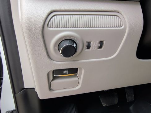 New 2026 Jeep Grand Wagoneer Summit image 16