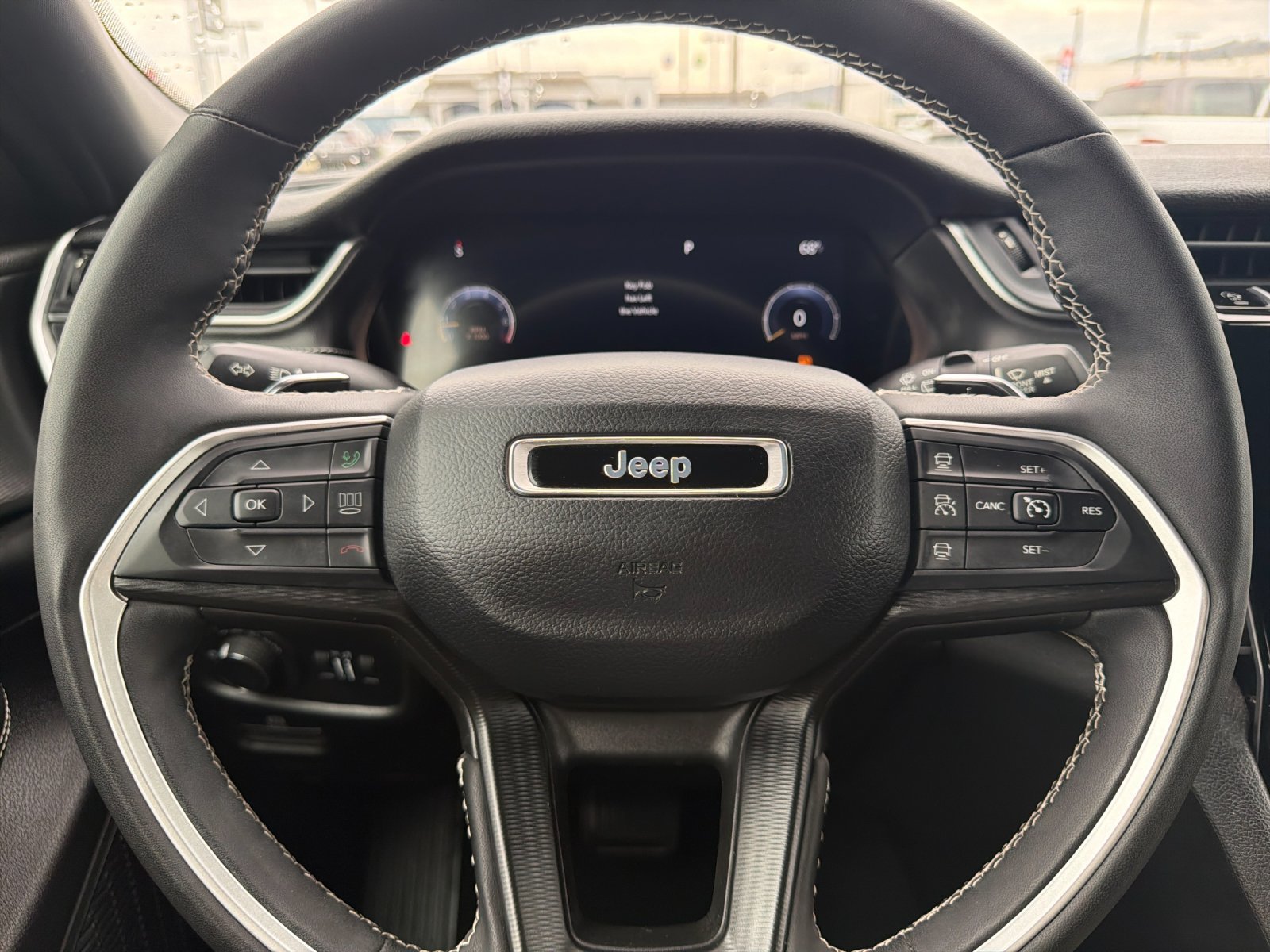 Used 2023 Jeep Grand Cherokee L Laredo AWD/4WD image 28