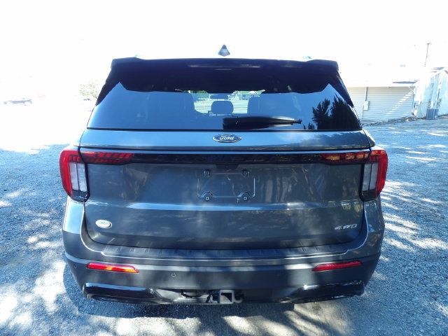 Used 2025 Ford Explorer ST-Line w/ ST-Line Street Pack AWD/4WD image 4