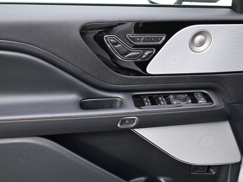 New 2026 Lincoln Aviator Reserve AWD/4WD image 23