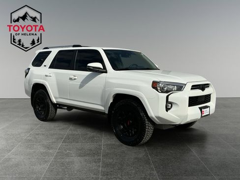 Certified 2022 Toyota 4Runner SR5 Premium w/ Moonroof Package AWD/4WD image 7