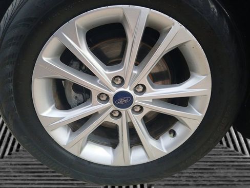 Used 2017 Ford Escape SE image 9