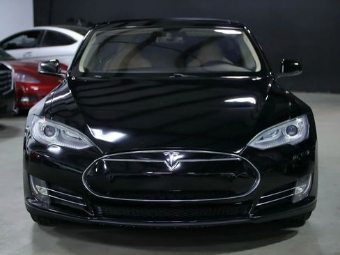 Used 2013 Tesla Model S image 4