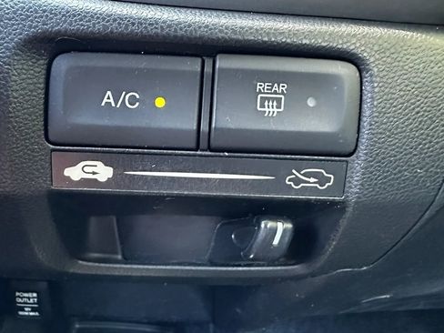 Used 2009 Honda Fit Sport image 33