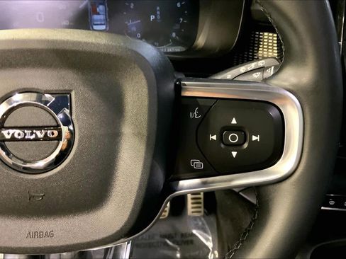 Used 2022 Volvo XC40 T5 R-Design w/ Advanced Package AWD/4WD image 25