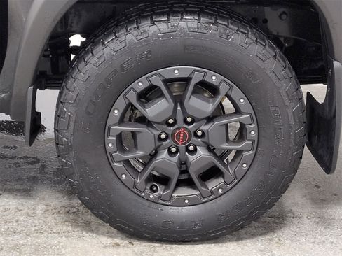 Used 2022 Nissan Frontier PRO-4X w/ Pro-4X Premium Package image 14