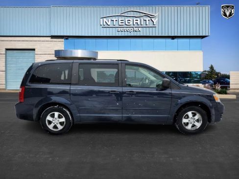 Used 2009 Dodge Grand Caravan SE image 2