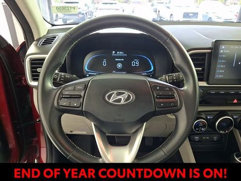 Certified 2024 Hyundai Venue SEL image 25