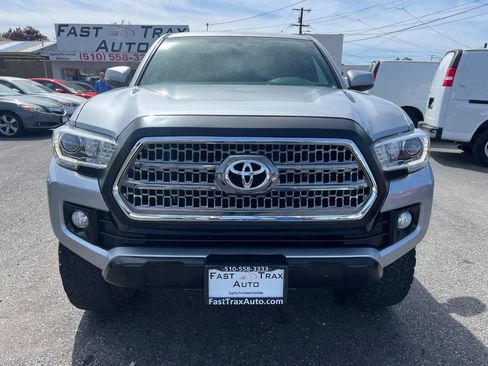 Used 2016 Toyota Tacoma TRD Off-Road image 5