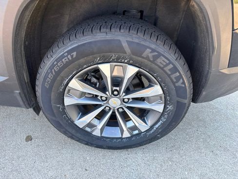 Used 2026 Chevrolet Equinox LT AWD/4WD image 9