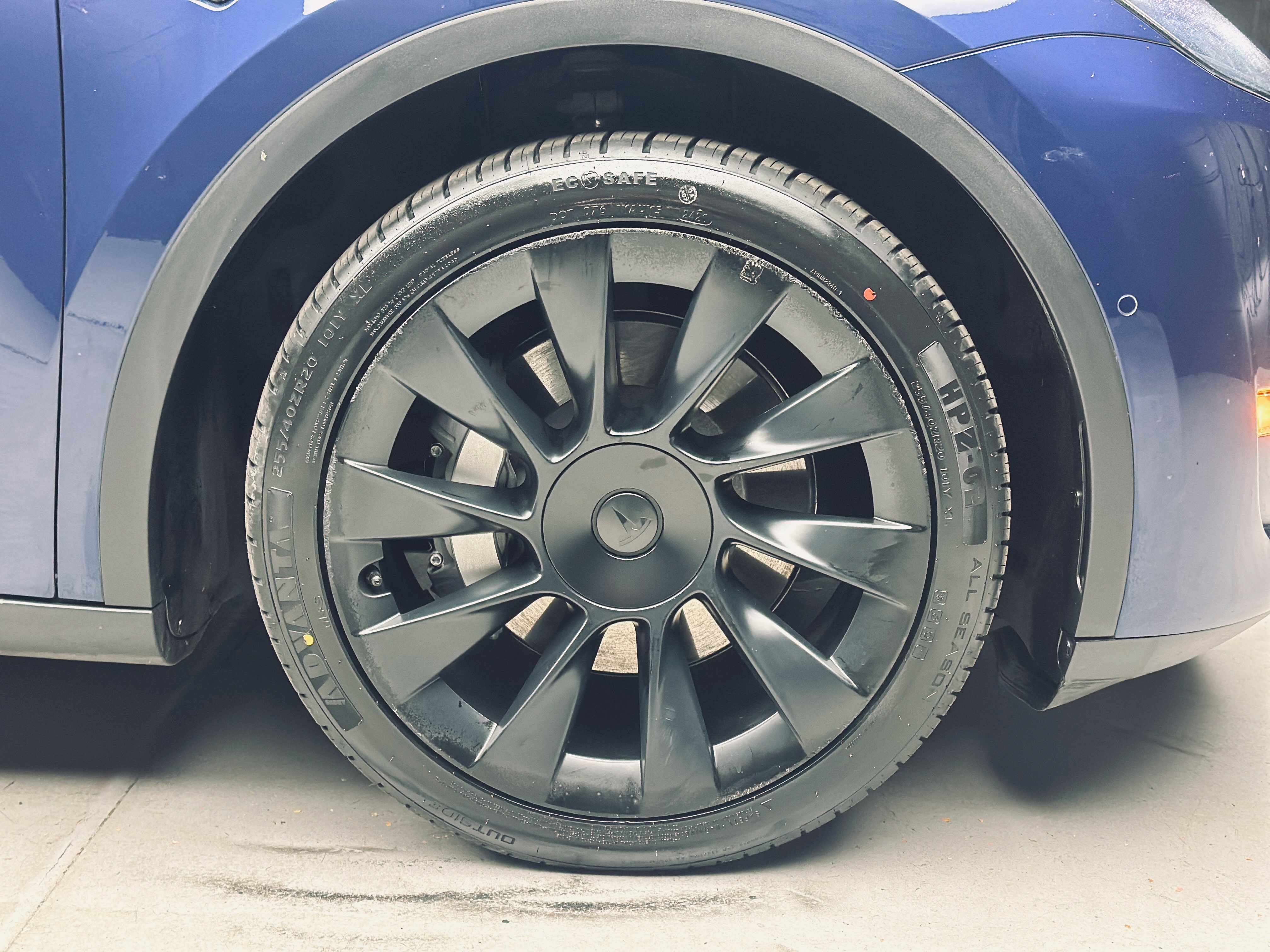 Used 2022 Tesla Model Y Long Range AWD/4WD image 31