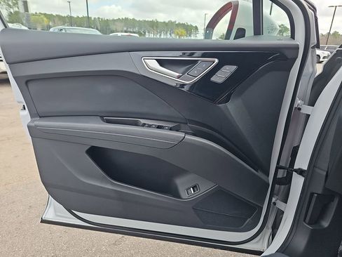 Used 2023 Audi Q4 e-tron Premium Plus w/ Premium Plus image 31