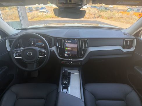 Used 2025 Volvo XC60 B5 Plus AWD/4WD image 10