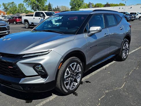 Used 2023 Chevrolet Blazer RS w/ LPO, Floor Liner Package FWD image 3