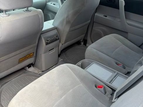 Used 2010 Toyota Highlander 4WD image 23