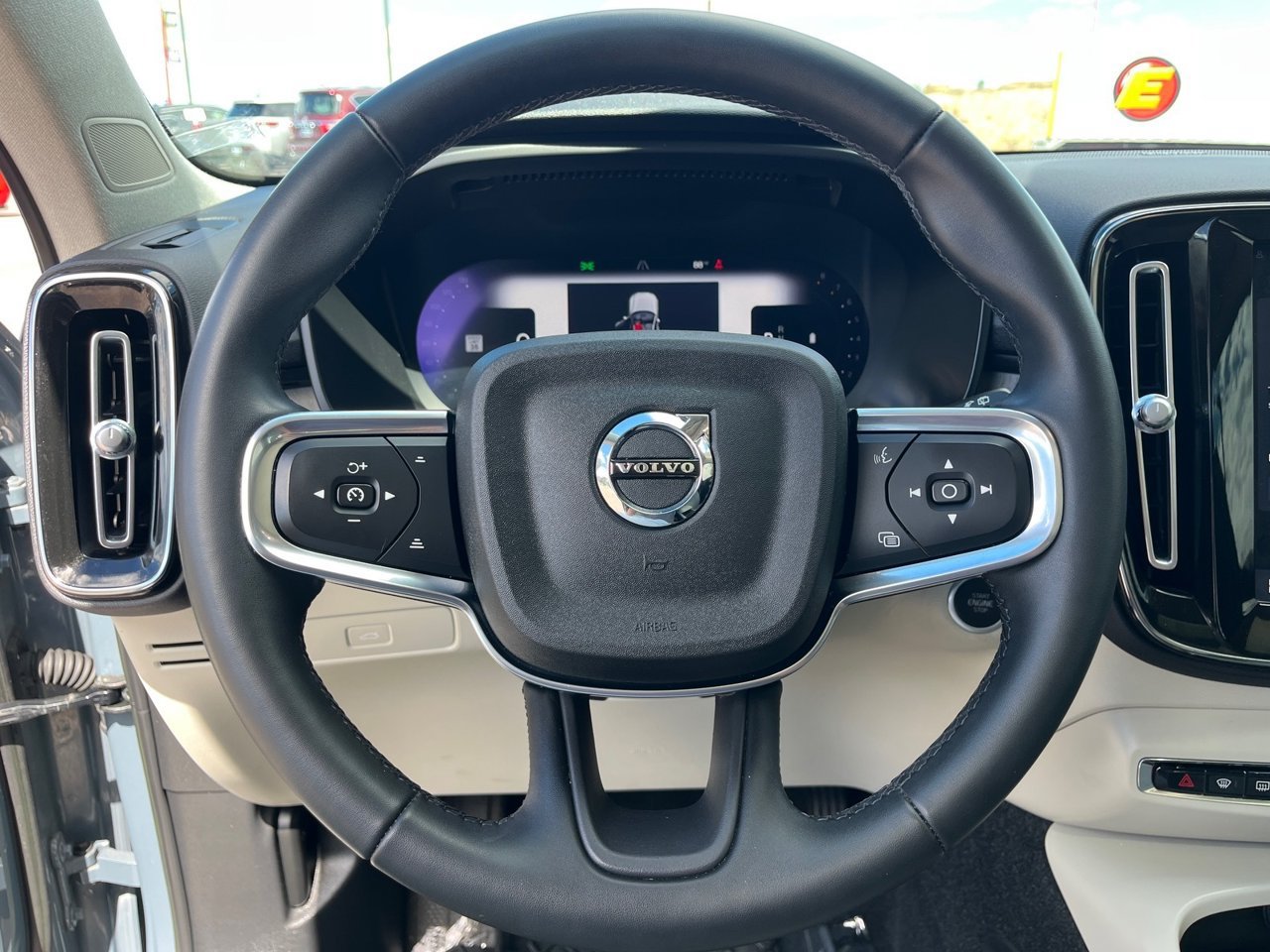 Used 2023 Volvo XC40 B5 Ultimate w/ Protection Package Premier AWD/4WD image 18