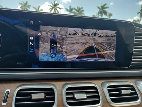 Certified 2025 Mercedes-Benz GLS 450 4MATIC image 36