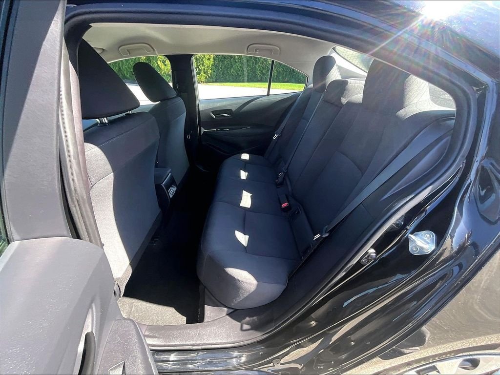 Used 2025 Toyota Corolla LE FWD image 15
