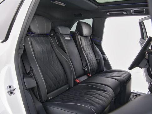 Used 2024 Mercedes-Benz Maybach GLS 600 4MATIC image 43