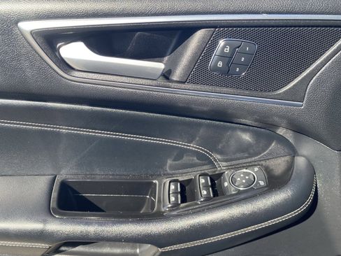 Used 2015 Ford Edge Titanium image 23