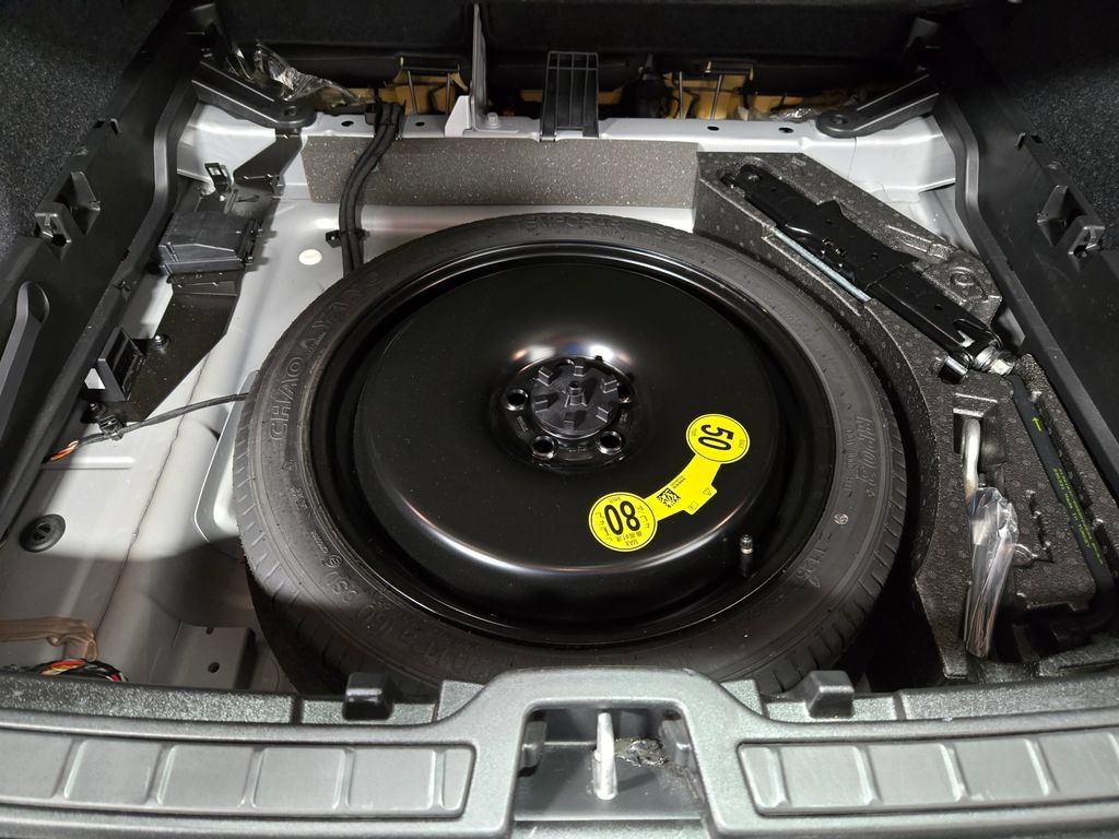 Used 2023 Volvo XC40 B5 Core w/ Climate Package AWD/4WD image 43
