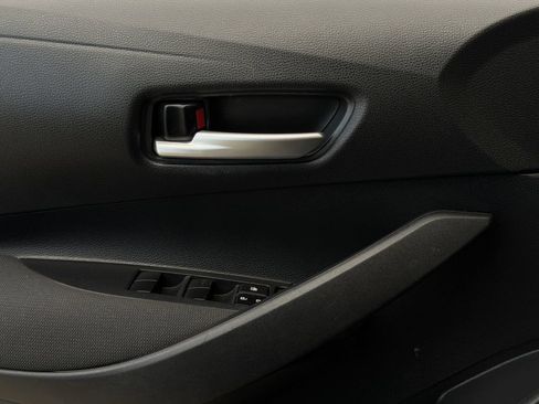 Used 2021 Toyota Corolla LE FWD image 23