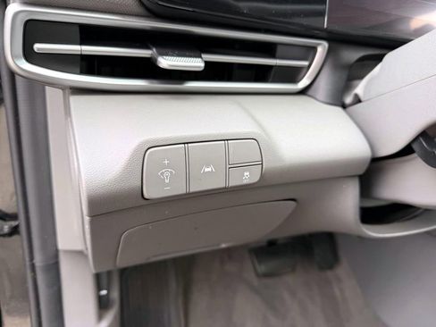 Used 2023 Hyundai Elantra SEL w/ Convenience Package image 19