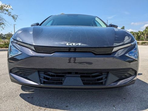 New 2025 Kia EV6 Light RWD image 3