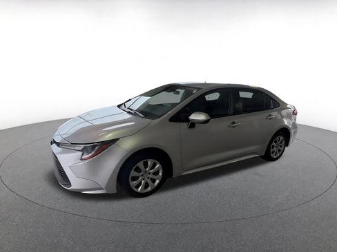 Used 2023 Toyota Corolla LE image 6