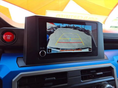 Certified 2025 Toyota Tacoma TRD Off-Road image 13