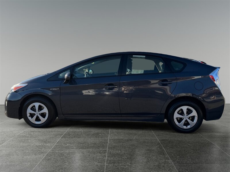 Used 2015 Toyota Prius Two FWD image 2