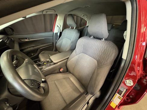 Used 2025 Toyota Camry LE FWD image 8