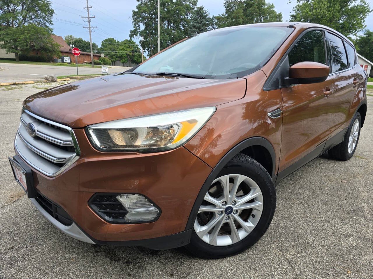 Used 2017 Ford Escape SE FWD image 1