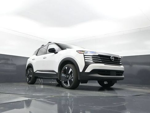 New 2026 Nissan Kicks SR FWD image 27