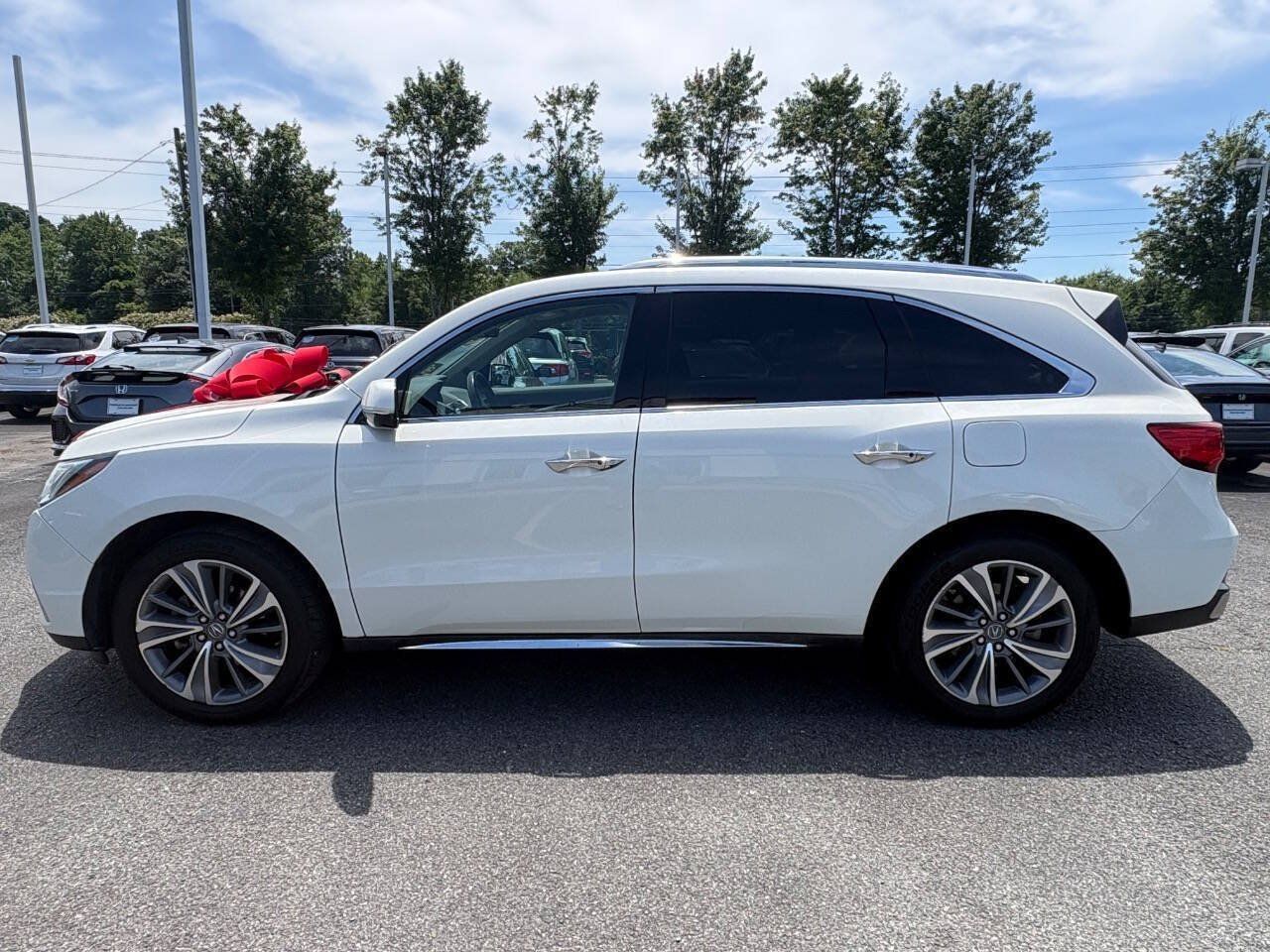 Used 2017 Acura MDX w/ Technology Package AWD/4WD image 3