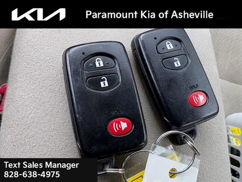 Used 2010 Toyota Prius Two image 28